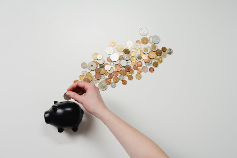 Podsumowanie domowych wydatków w 2021 roku i pomysły jak oszczędzać na co dzień