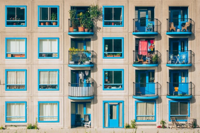 Nowa szansa dla Spółdzielni i Wspólnot Mieszkaniowych – fotowoltaika i prosument lokatorski pozwolą zmniejszyć czynsz dla mieszkańców bloków
