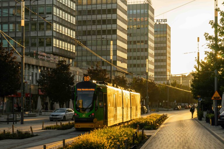 Innowacyjne technologie w budowie i modernizacji torowisk kolejowych i tramwajowych