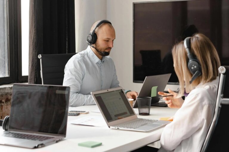 Praca w Call Center – co naprawdę robią konsultanci?