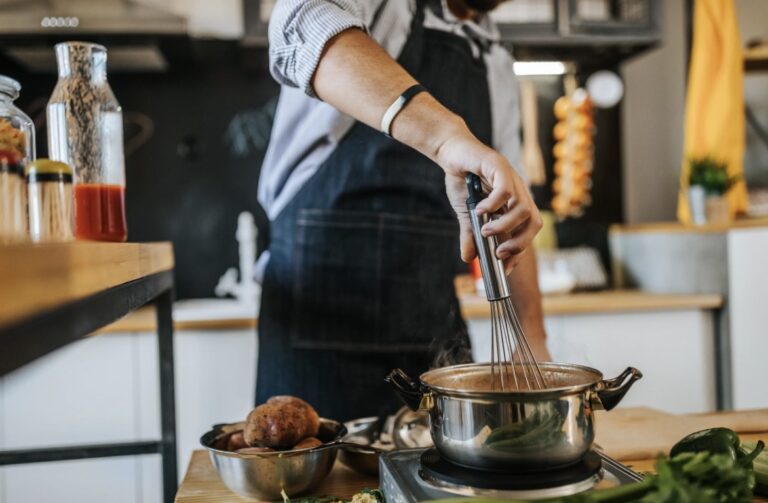 Domowe jedzenie wraca do łask — przegląd tego jak Polacy gotują w styczniu 2026