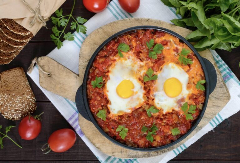 Przepisy, które ratują zimowe wieczory: szybkie dania z 5 składników