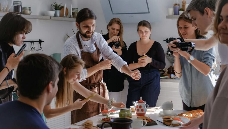 Jak przygotować spotkanie dla bliskich i nie stracić kontroli nad domowym budżetem