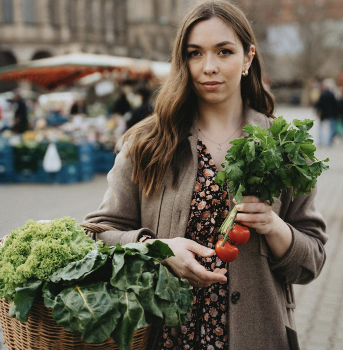 Nowalijki i majówka. Jak wiosna zmienia nasze gotowanie i co łączy je z serami
