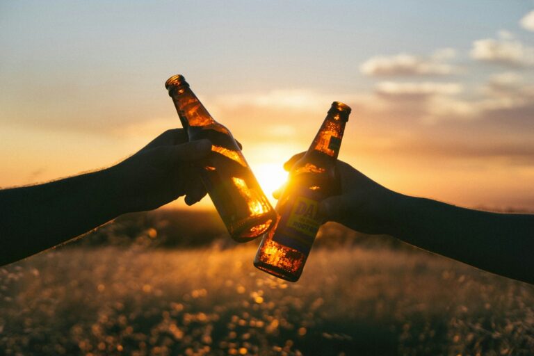 Ponad połowa Polaków popiera nocny zakaz sprzedaży alkoholu. Czy zaczyna się era NoLo?